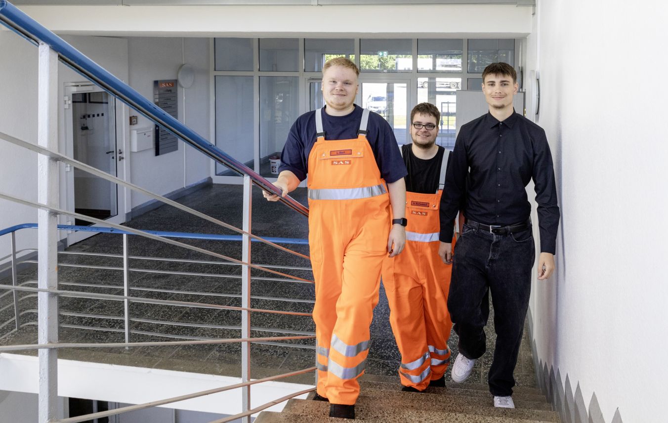 Drei neue Azubis bei der SAS Schwerin, Foto: maxpress/srk