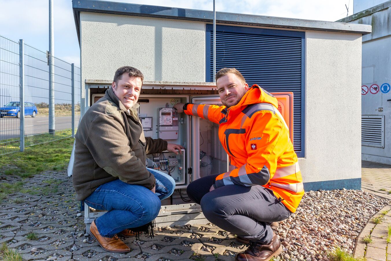 Geschäftsführer Andreas Lange (l.) und Betriebsleiter Markus Lange sind stolz auf das Ergebnis: Im vergangenen Jahr hat die SAS in ihrer Bioabfallverwertungsanlage insgesamt 3.082 Megawattstunden elektrische Energie erzeugt – so viel wie noch nie