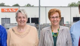 Ourobou Tchakpedeou, Angelika Reimers und Hannelies Höchel vom Verein Couleurs Afrik engagieren sich mit Andreas Lange von der SAS (v.l.) für die Abfallentsorgung in Sokodé. Foto: maxpress/srk