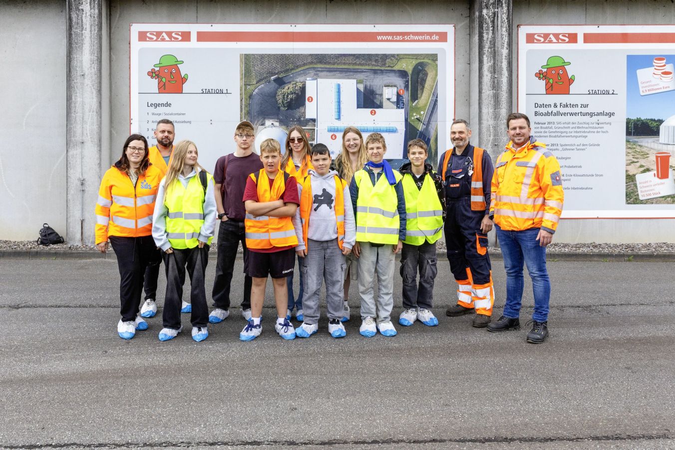 Kinder erkunden vor den Ferien bei der SAS Schwerin den Weg des Bioabfalls
