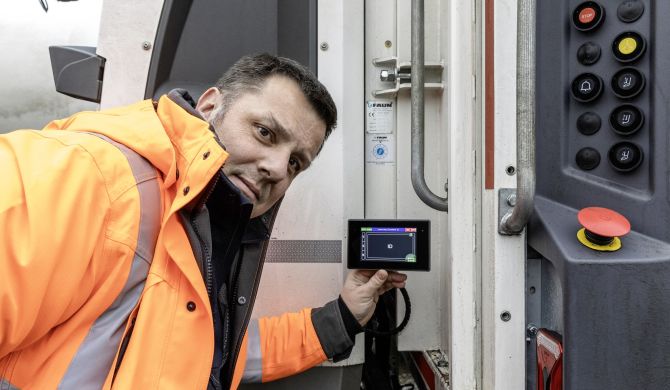 SAS Schwerin stattet Restabfall- und  Altpapierbehälter mit einem Identifikationssystem aus