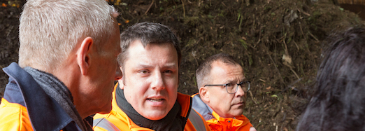 Andreas Lange (2.v.l.) erläutert den Gästen die SAS-Bioabfallverwertungsanlage, Foto: maxpress/srk